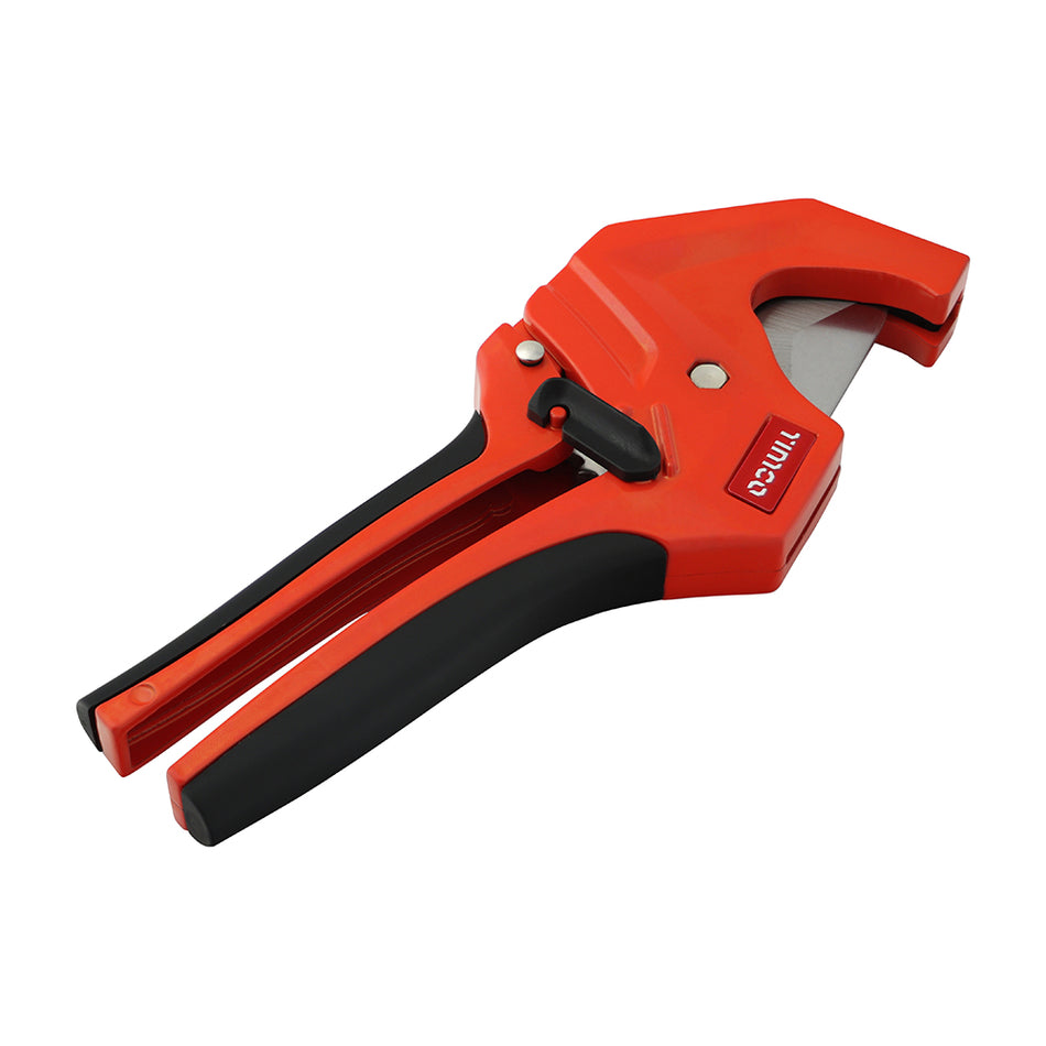 Premium high performance pipe shears, featuring a heavy-duty aluminium body with super-soft grip handle and ratcheting mechanism for cutting up to 46mm plastic pipe. The stainless steel V-shaped blade cuts through tough pipe effortlessly whilst the design prevents distortion of softer pipe.