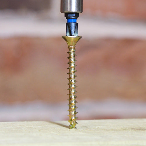 A premium multi-material screw featuring the award winning C2 twin-cut technology. The dual angle full thread design ensures maximum pull-out strength on every fixing. Ideal for applications when optimum holding force is required such as hinges, brackets and high load environments.